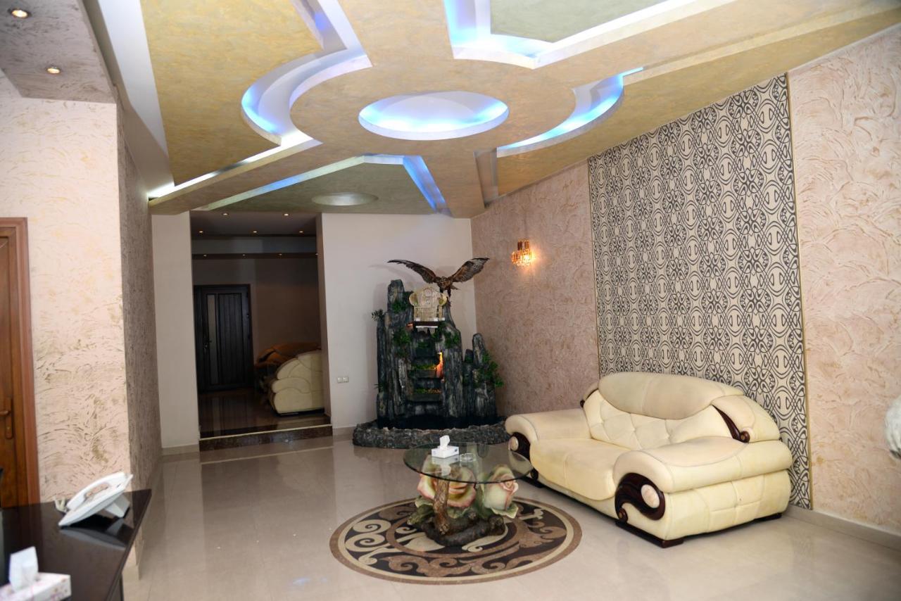Royal Plus Hotel Erivan Exterior foto